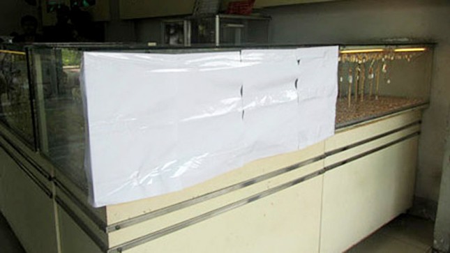 Chân dung 2 nghi can dùng súng cướp tiệm vàng ở Bình Dương ảnh 2